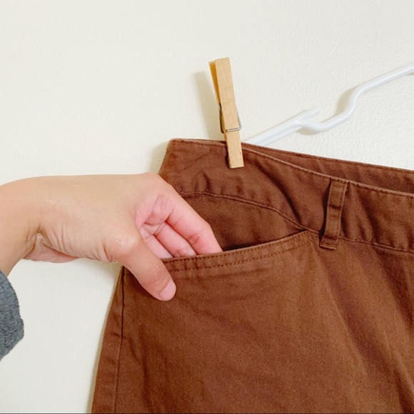 Capri Pants - Picture 2 of 8